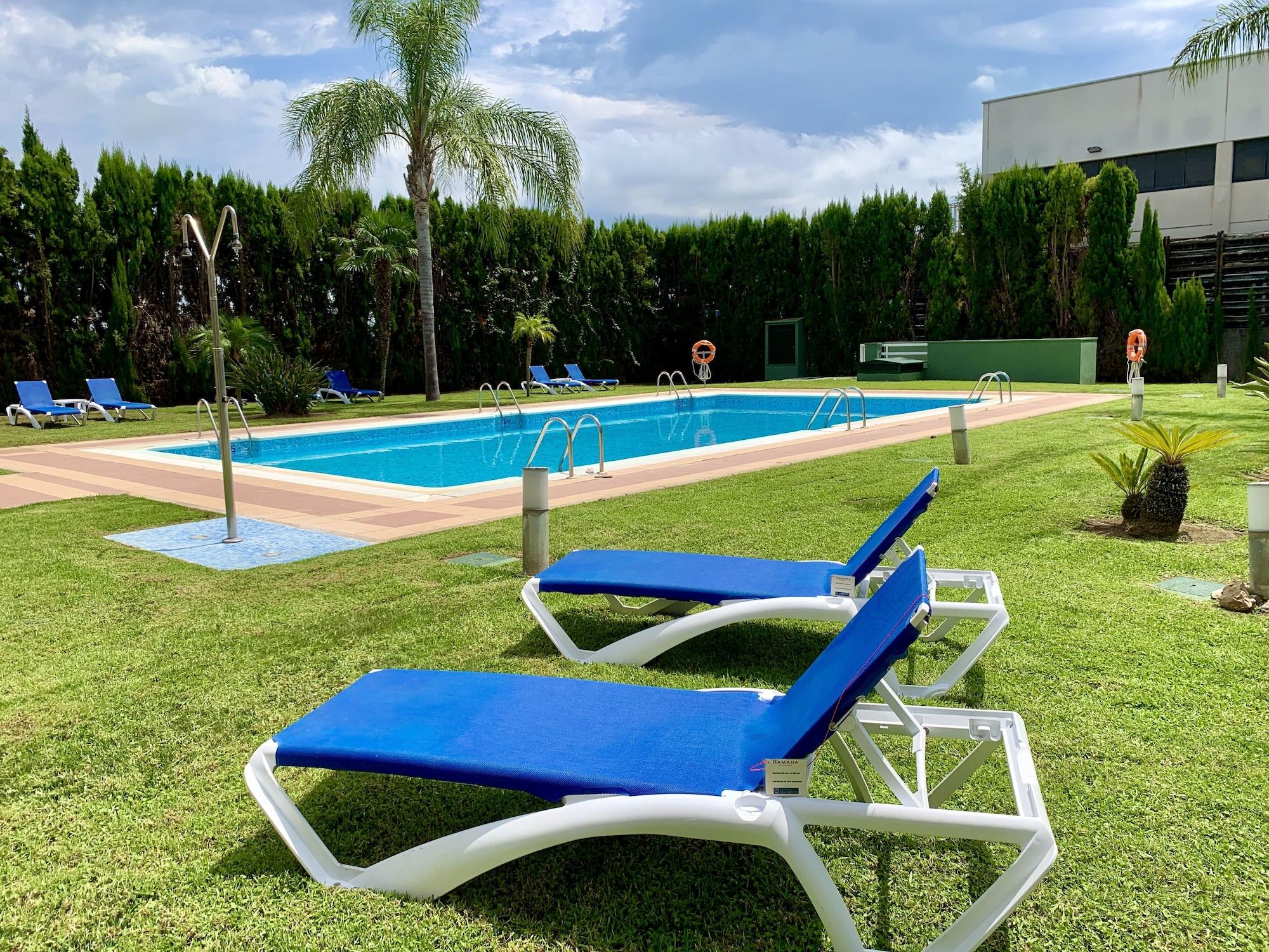 Ramada By Wyndham Valencia Almussafes Hotel Exterior photo